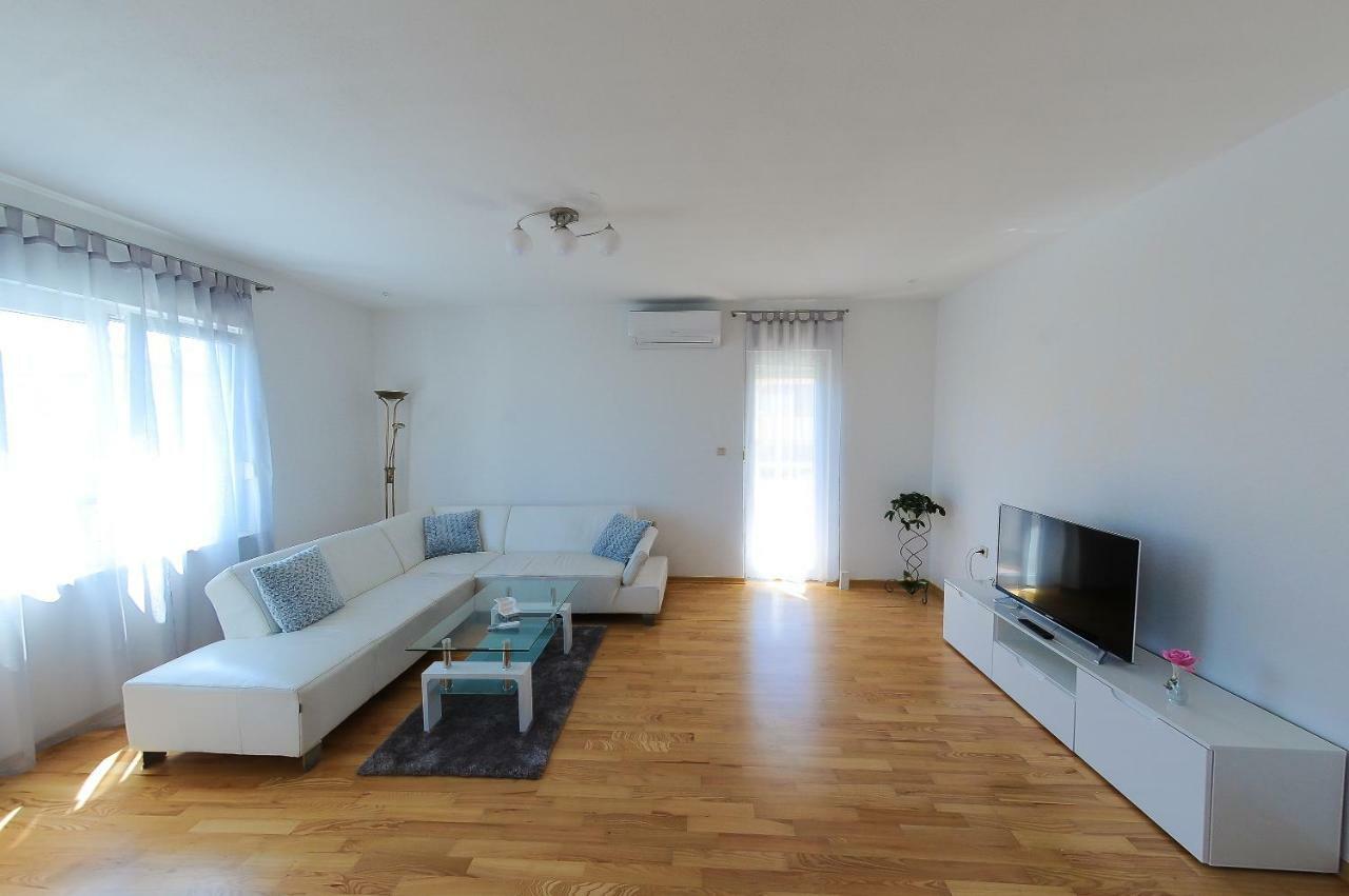 Apartment Neva Σπλιτ Εξωτερικό φωτογραφία